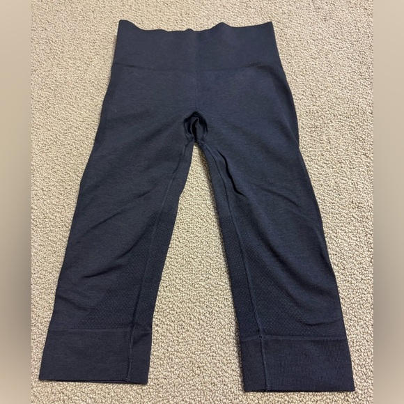 NAVY BLUE SIZE 4 LULULEMON COMPRESSION CROPPED LEGGINGS - Picture 1 of 6